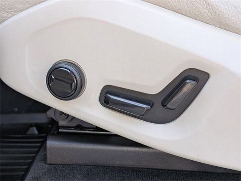 Used 2019 Volvo XC90 T5 Momentum w/ Protection Package Premier image 21