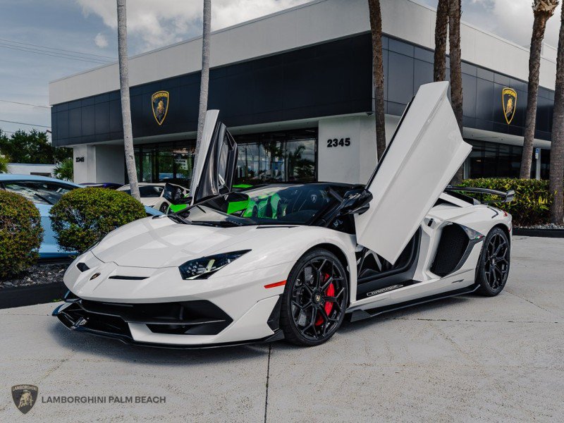 Used 2021 Lamborghini Aventador SVJ AWD/4WD image 3
