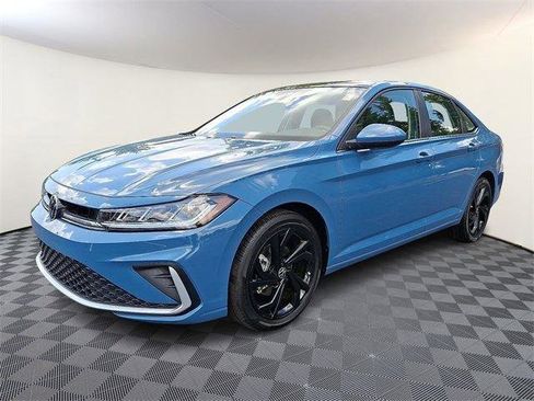 New 2025 Volkswagen Jetta SE image 3