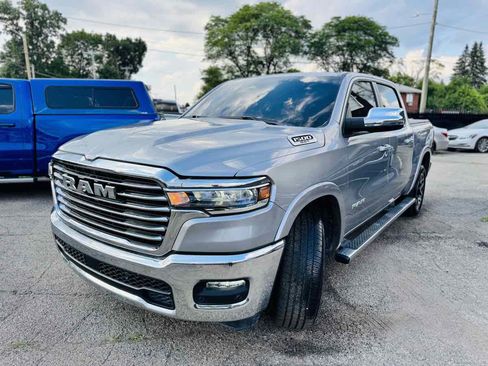 Used 2025 RAM 1500 Laramie AWD/4WD image 11