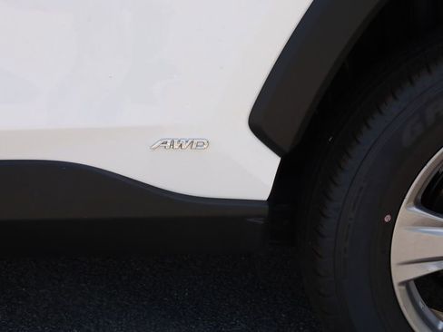 Used 2025 Toyota RAV4 XLE image 18