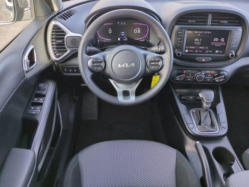 Used 2024 Kia Soul LX w/ Option Group 015 image 16