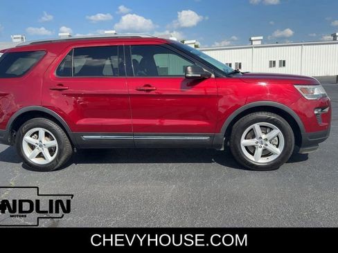Used 2019 Ford Explorer XLT w/ Equipment Group 202A FWD image 2