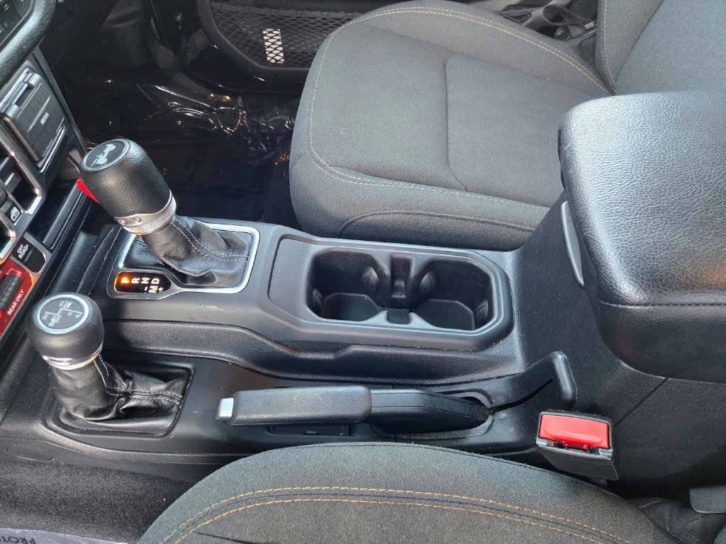 Used 2024 Jeep Wrangler Unlimited AWD/4WD image 24