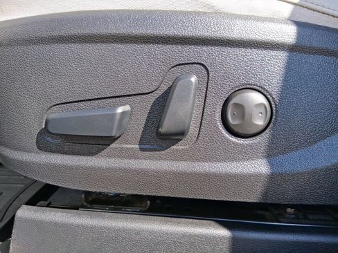 Used 2022 Kia Telluride S AWD/4WD image 7