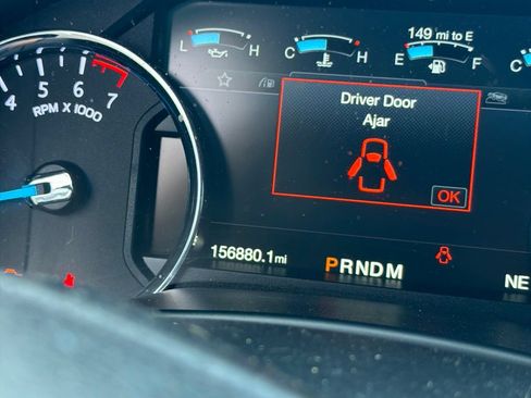 Used 2018 Ford Expedition XLT w/ Equipment Group 202A RWD image 6