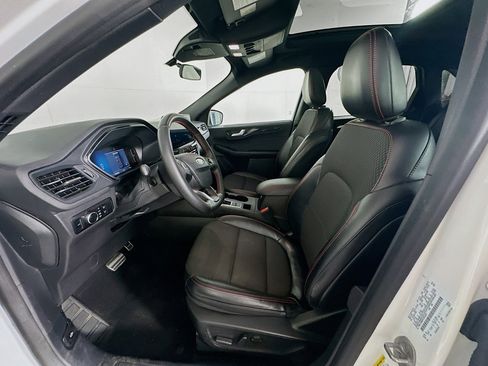 Used 2023 Ford Escape ST-Line w/ Tech Pack #1 image 13