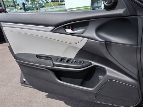 Certified 2018 Honda Civic EX image 28
