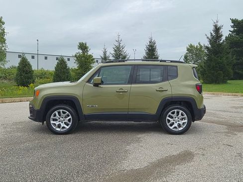 Used 2015 Jeep Renegade Latitude w/ Popular Equipment Group AWD/4WD image 8