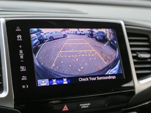 Used 2017 Honda Pilot Touring image 24