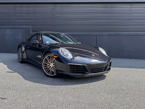 Certified 2017 Porsche 911 Carrera 4S image 12