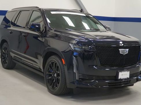 Used 2023 Cadillac Escalade Sport Platinum w/ LPO, ONYX Package AWD/4WD image 8