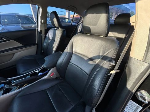 Used 2017 Honda Accord LX image 9