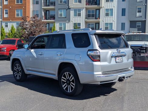Used 2022 Toyota 4Runner Limited AWD/4WD image 7