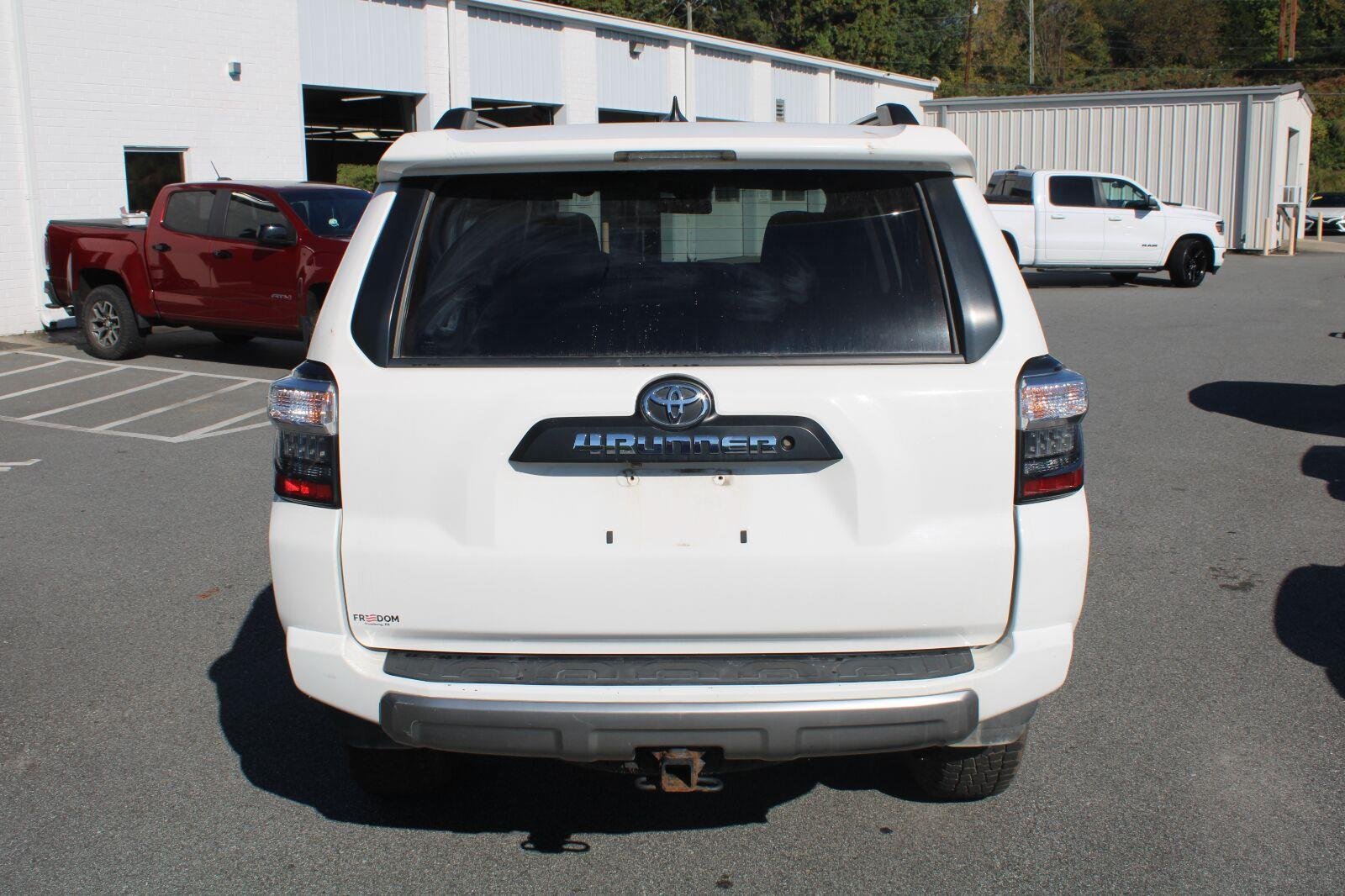Used 2019 Toyota 4Runner TRD Off-Road AWD/4WD image 7