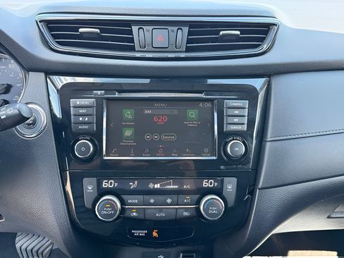 Used 2019 Nissan Rogue SV w/ Premium Package FWD image 25