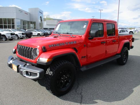 Certified 2025 Jeep Gladiator Sport AWD/4WD image 1