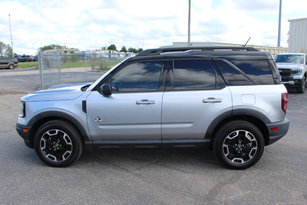 Used 2022 Ford Bronco Sport Outer Banks w/ Tech Package AWD/4WD image 3