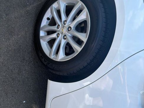 Used 2018 Chevrolet Malibu LT FWD image 5