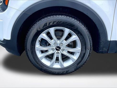 Used 2022 Kia Telluride LX AWD/4WD image 9