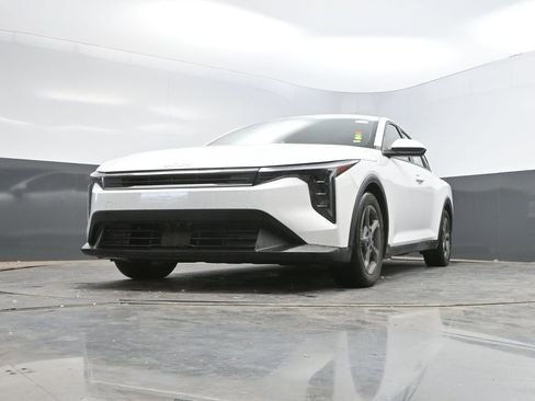 Used 2025 Kia K4 FWD image 33