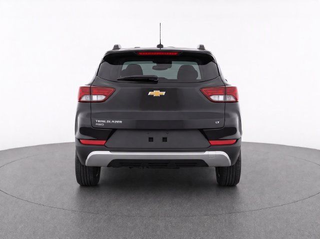 Used 2024 Chevrolet TrailBlazer LT AWD/4WD image 2