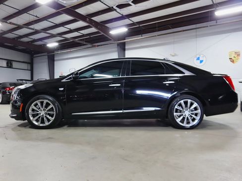 Used 2018 Cadillac XTS w/ Rear Seat Comfort Package image 17
