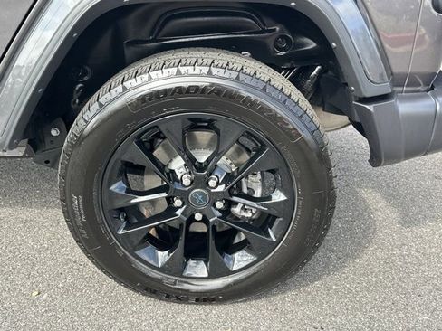 Certified 2025 Jeep Wrangler Unlimited Sahara w/ Safety Group image 21