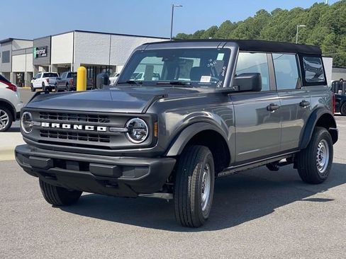 New 2025 Ford Bronco 4-Door AWD/4WD image 16