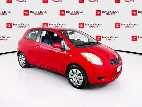 Used 2008 Toyota Yaris 2-Door Hatchback FWD image 3