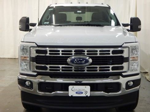 Used 2024 Ford F250 XLT w/ FX4 Off-Road Package AWD/4WD image 10
