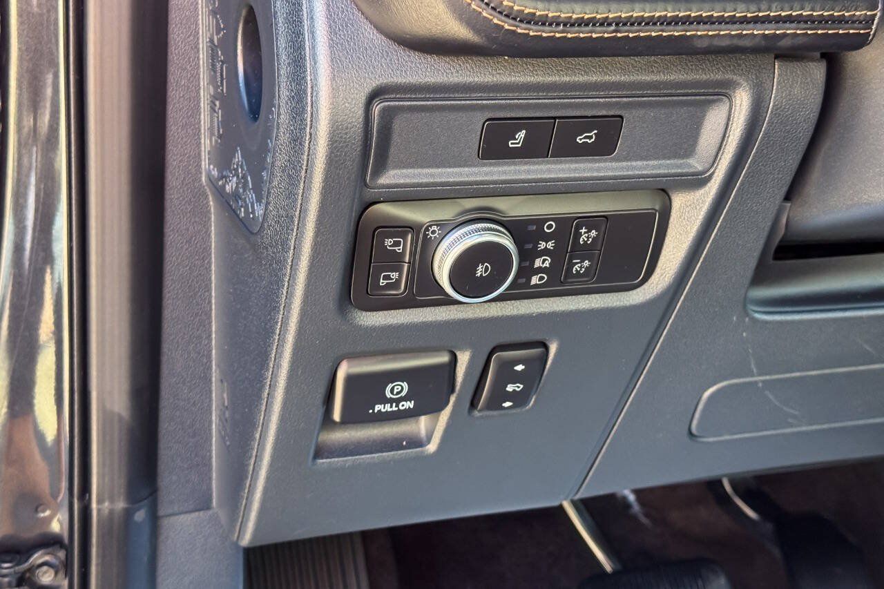 Used 2022 Ford Expedition Max Platinum AWD/4WD image 31