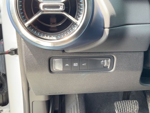 Used 2024 Chevrolet Equinox EV LT FWD image 31