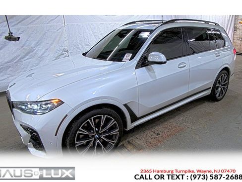 Used 2020 BMW X7 xDrive40i w/ M Sport Package AWD/4WD image 4