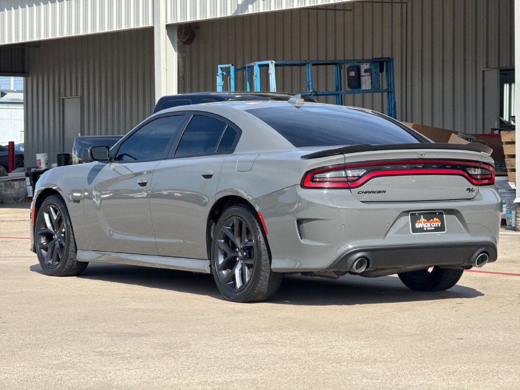 Used 2023 Dodge Charger R/T w/ Blacktop Package RWD image 4