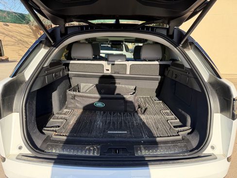 Certified 2025 Land Rover Range Rover Velar Dynamic SE image 14