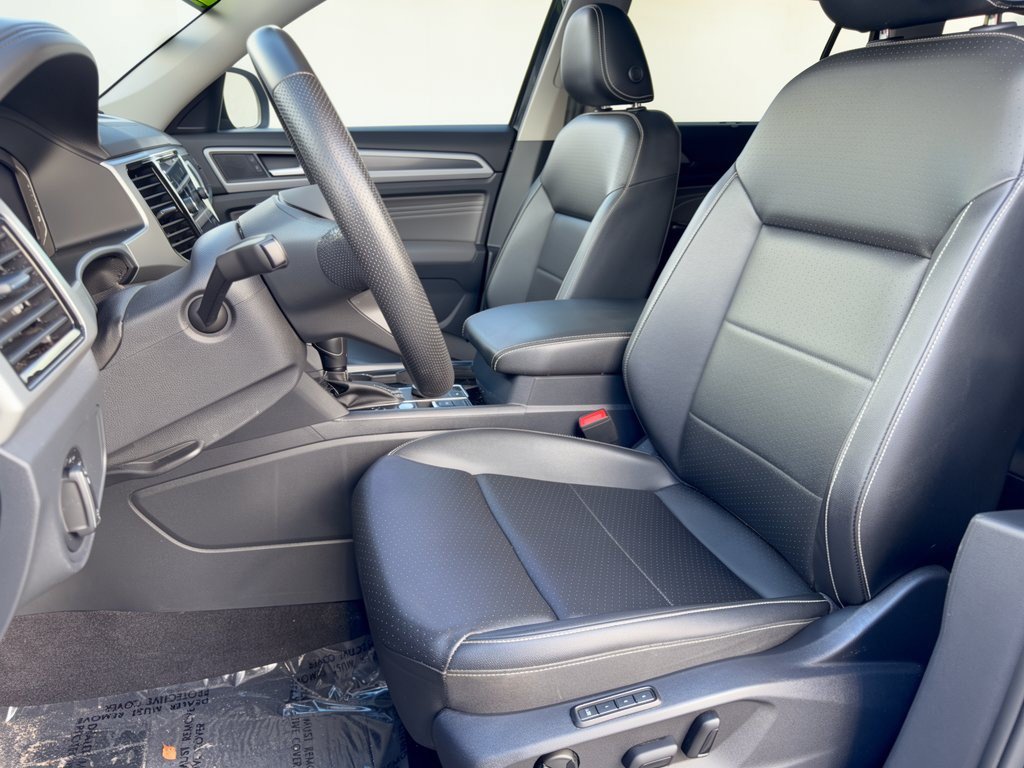 Used 2023 Volkswagen Atlas SEL R-Line AWD/4WD image 5