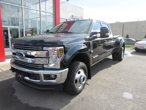 Used 2019 Ford F350 Lariat w/ Lariat Ultimate Package AWD/4WD image 2