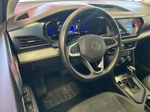 Used 2024 Volkswagen Taos SE FWD image 13