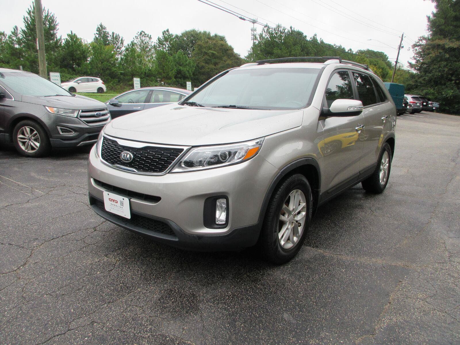 Used 2014 Kia Sorento LX FWD image 1