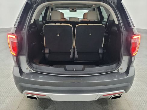 Used 2017 Ford Explorer Platinum image 29
