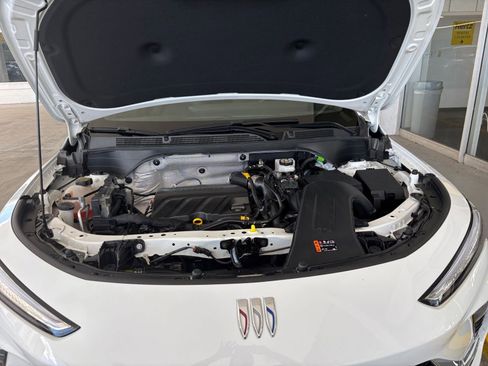 Used 2025 Buick Envista Sport Touring image 32