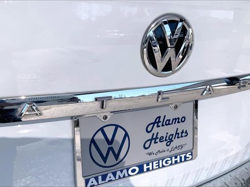 Used 2019 Volkswagen Atlas SEL Premium image 9