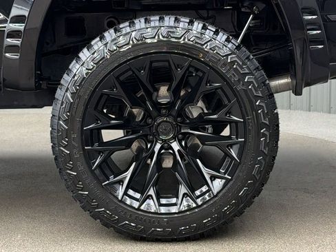 Used 2024 Ford F150 Lariat AWD/4WD image 12