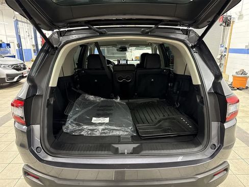 Used 2025 Honda Pilot EX-L image 11