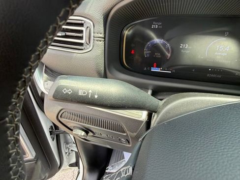 Used 2022 Jeep Wagoneer Series II AWD/4WD image 29