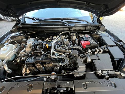 Used 2025 Nissan Altima 2.5 SV FWD image 33