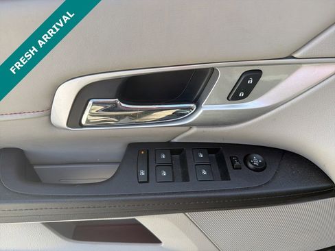 Used 2017 GMC Terrain SLT image 16