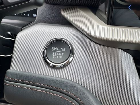 New 2025 Ford Explorer Active w/ Active Comfort Package image 18