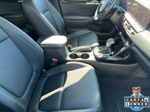 Used 2022 Toyota Corolla SE w/ SE Premium Package image 5